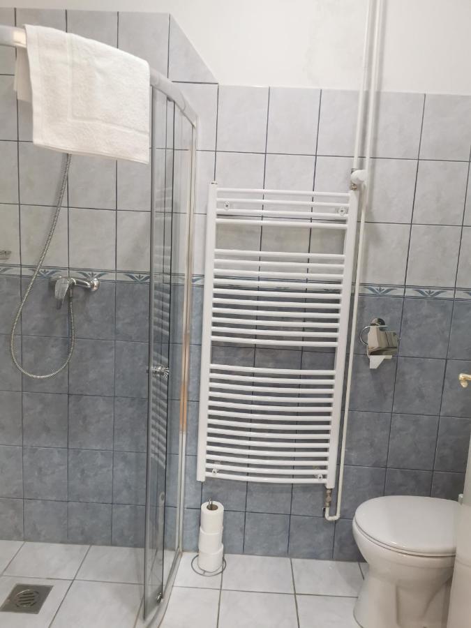 Baross-Hat 5 Szolnok Bagian luar foto